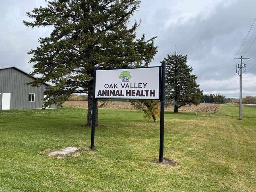 Oak Valley Animal Health sign